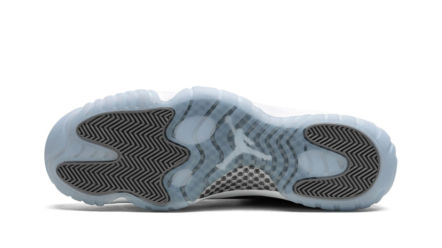 "Cool Grey 2021"