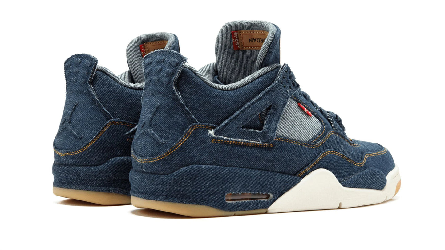 "Levi's"
