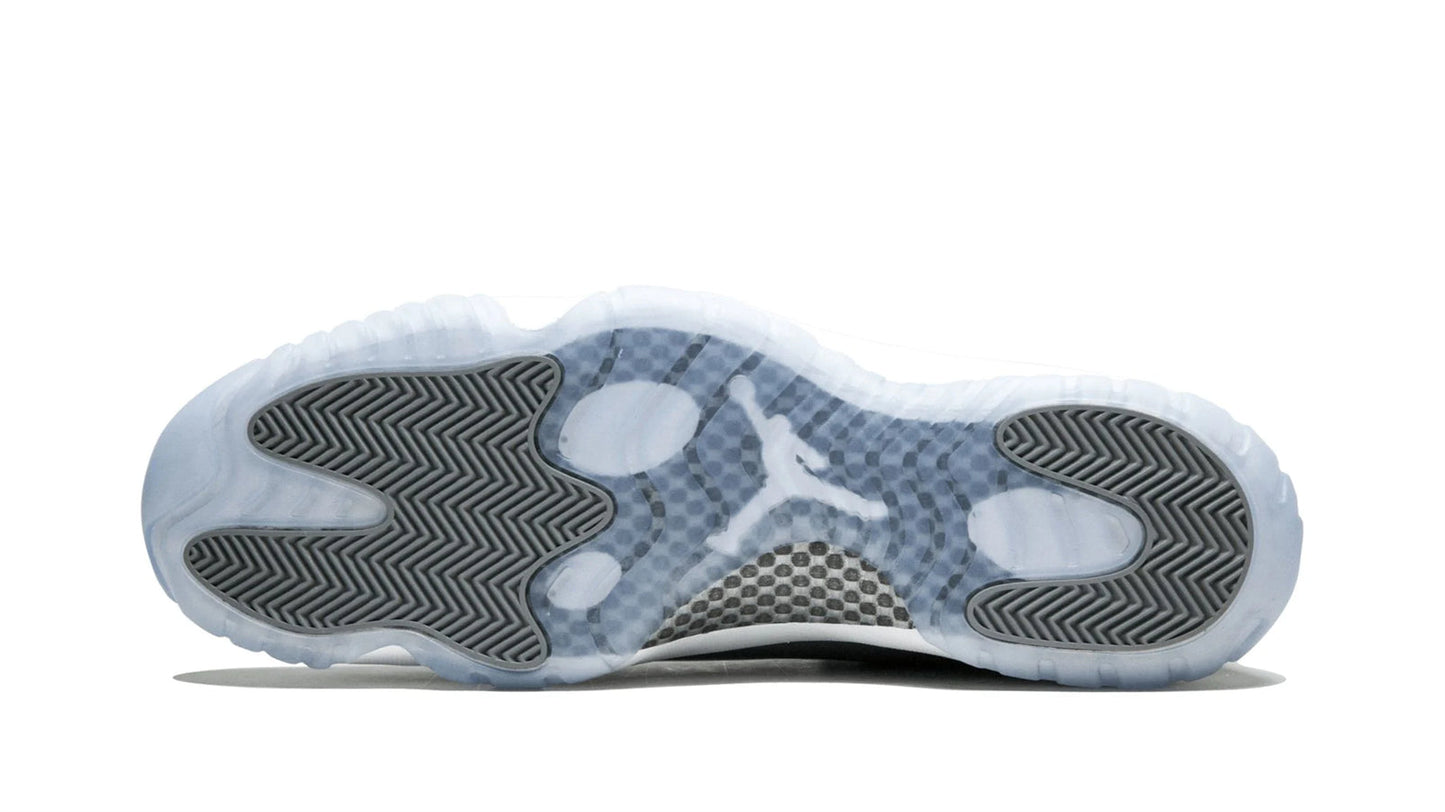 Low "Cool Grey"