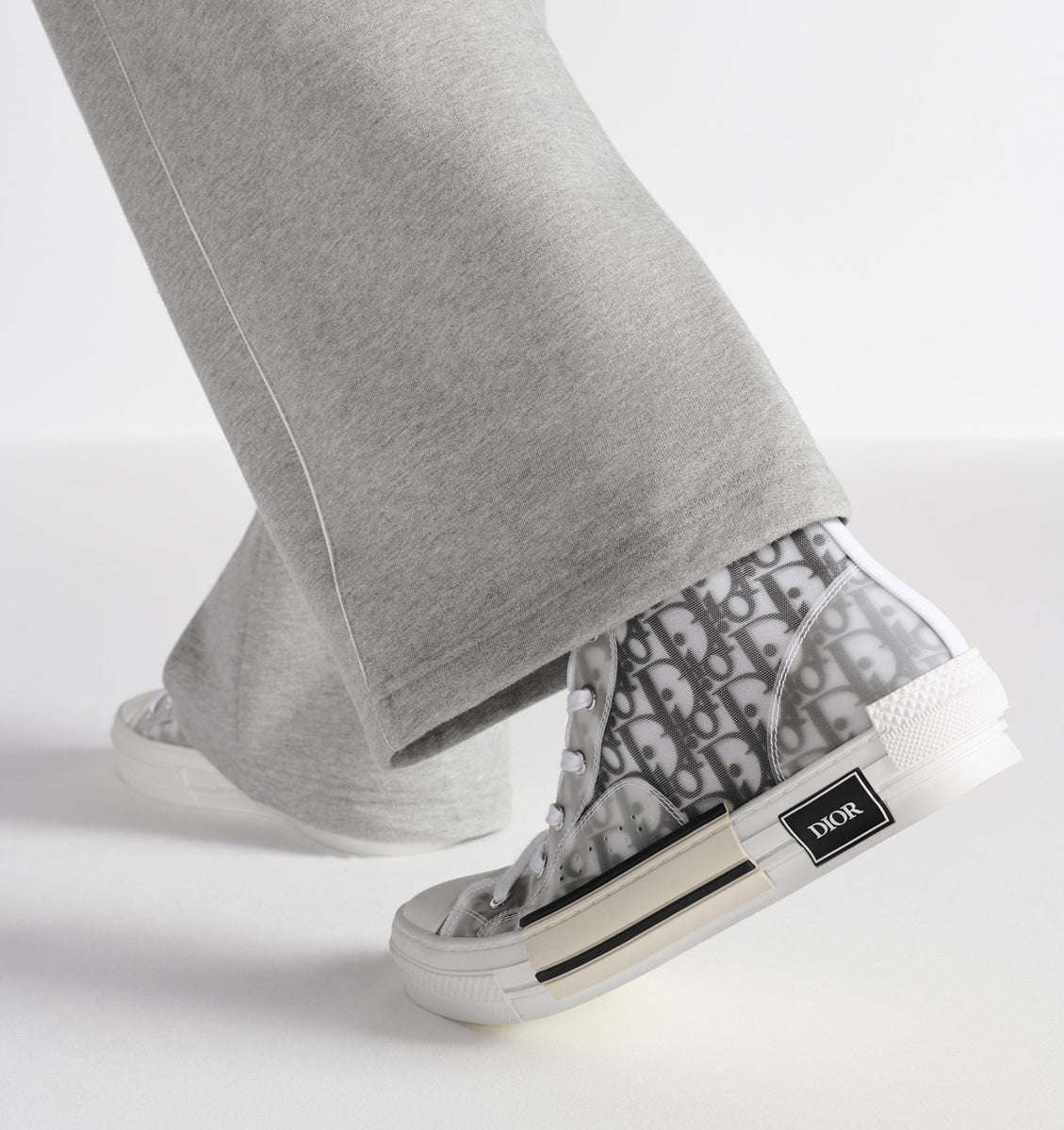 'White and Black High'