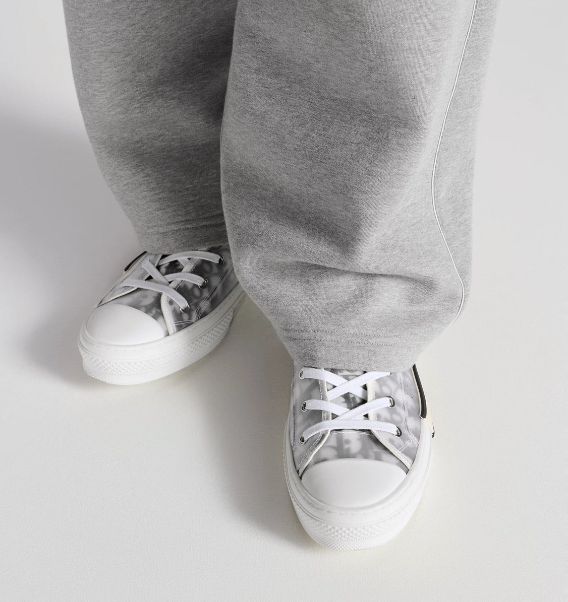 'White and Black High'